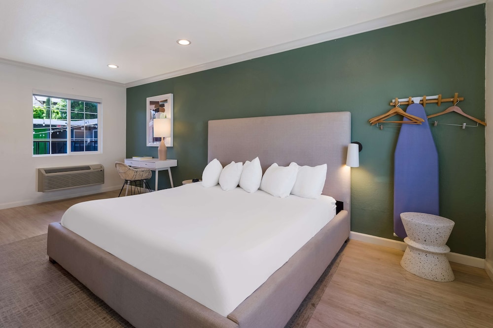 Signature Inn Berkeley Oakland 18/66