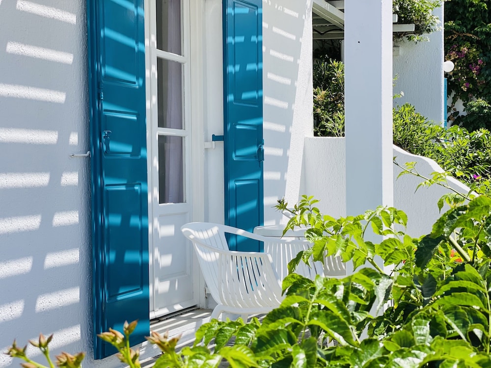 Cyclades Studios 2/49