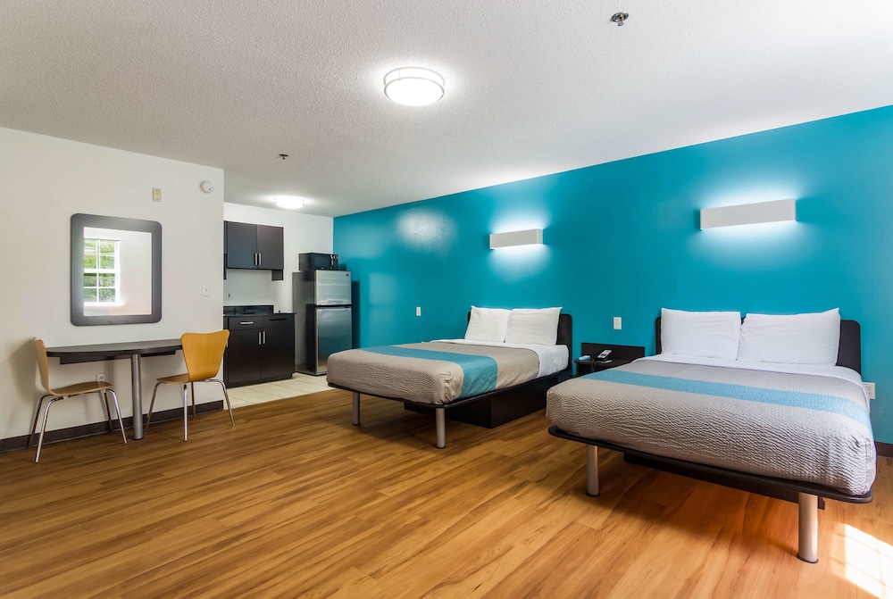 Motel6 Gulf Shores, AL 8/34