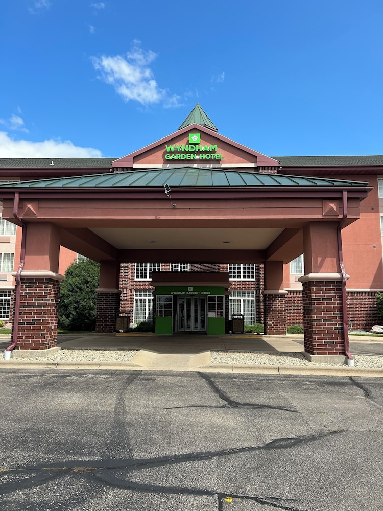 Wyndham Garden Madison Fitchburg 2/69
