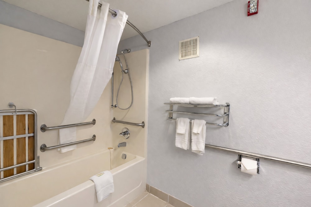 Wingfield Inn Suites 48/49