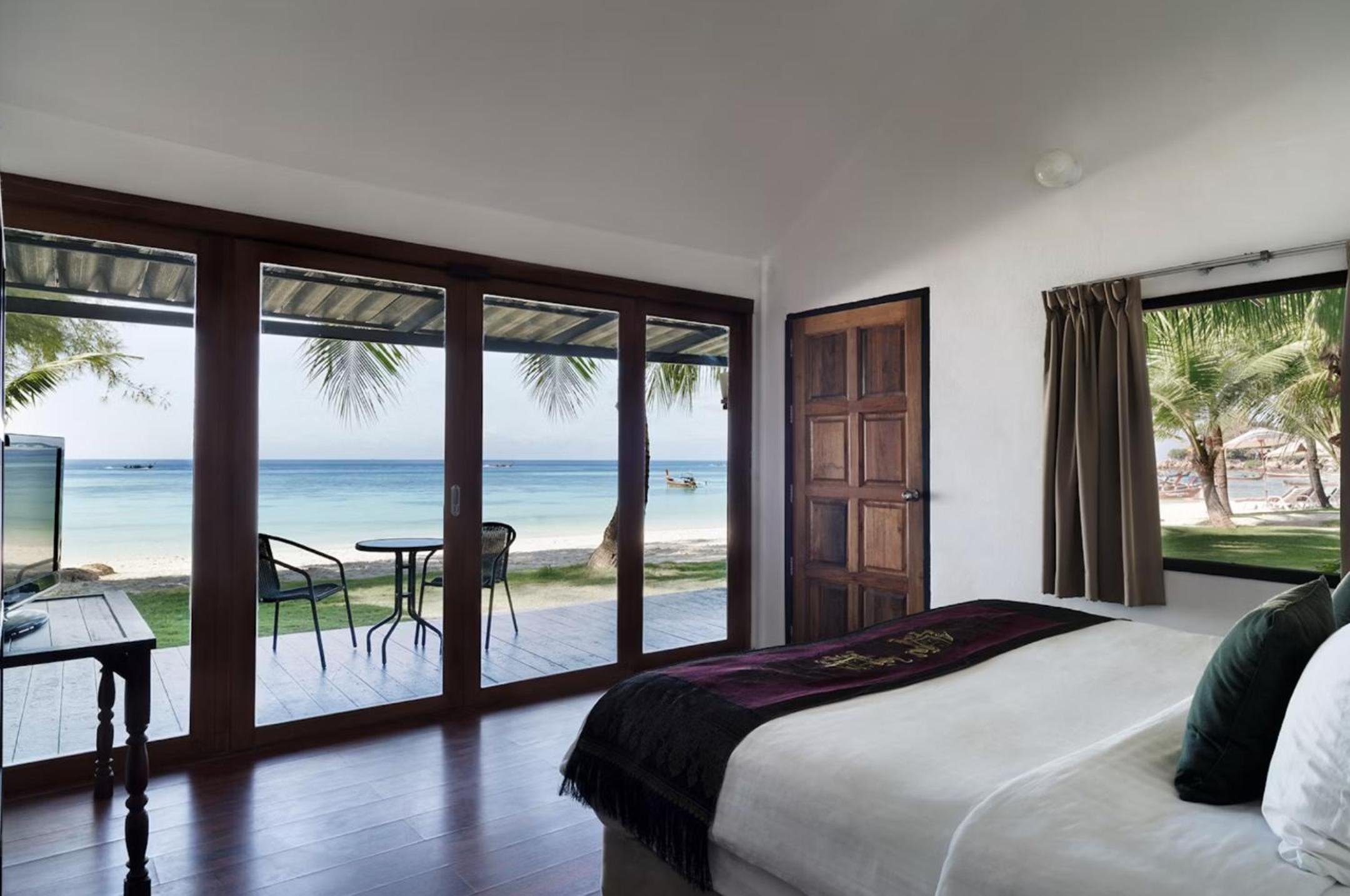 Bungalow, Double Bed, Beach Front, Garden Wing، Mali Resort Pattaya Beach Koh Lipe 2/2