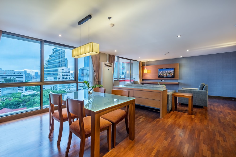 Bandara Silom Suites, Bangkok 64/78