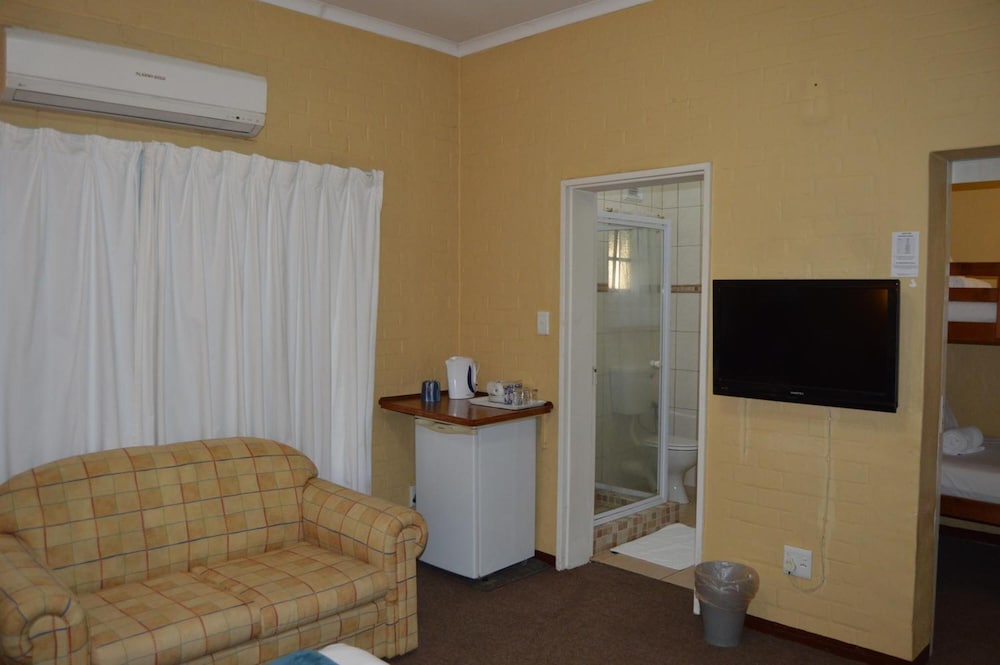 Ascot Inn 28/63