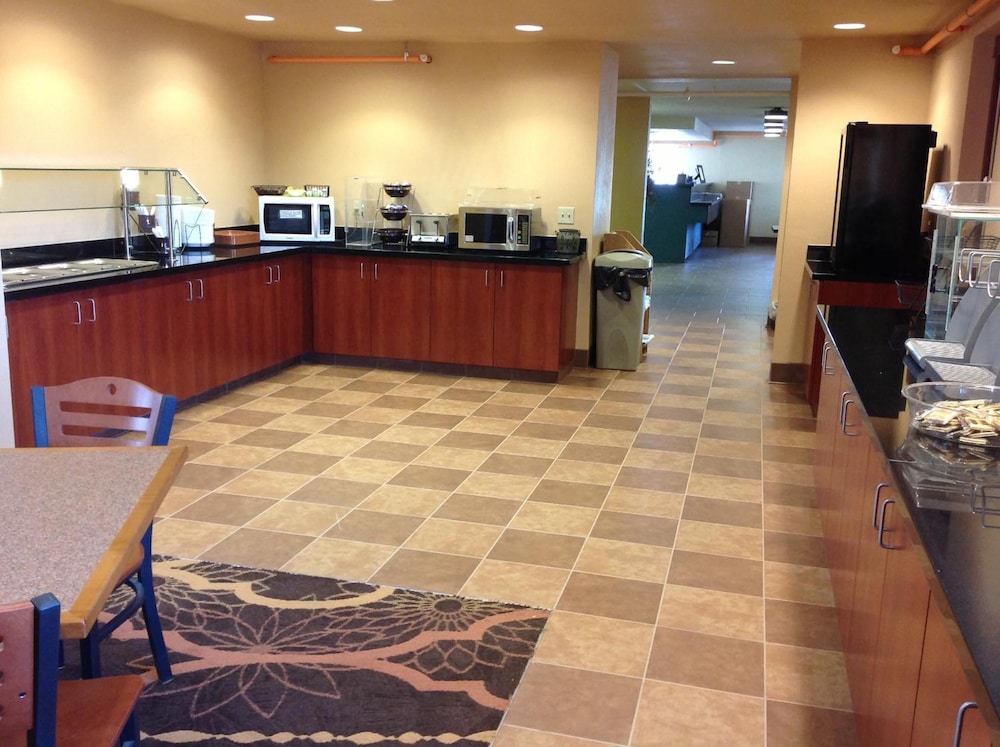 Richland Inn Suites 4/37