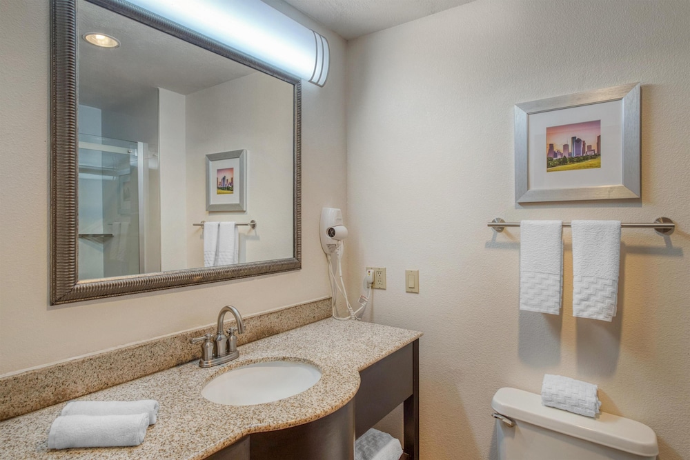Best Western Champions Forest Inn and Suites 57/61