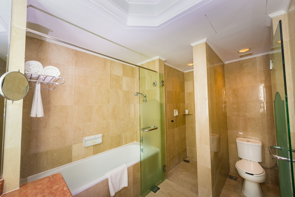 Le Grandeur Palm Resort 48/50