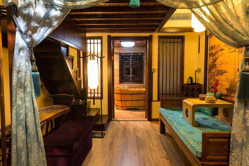 FTYS Hostel 30/50