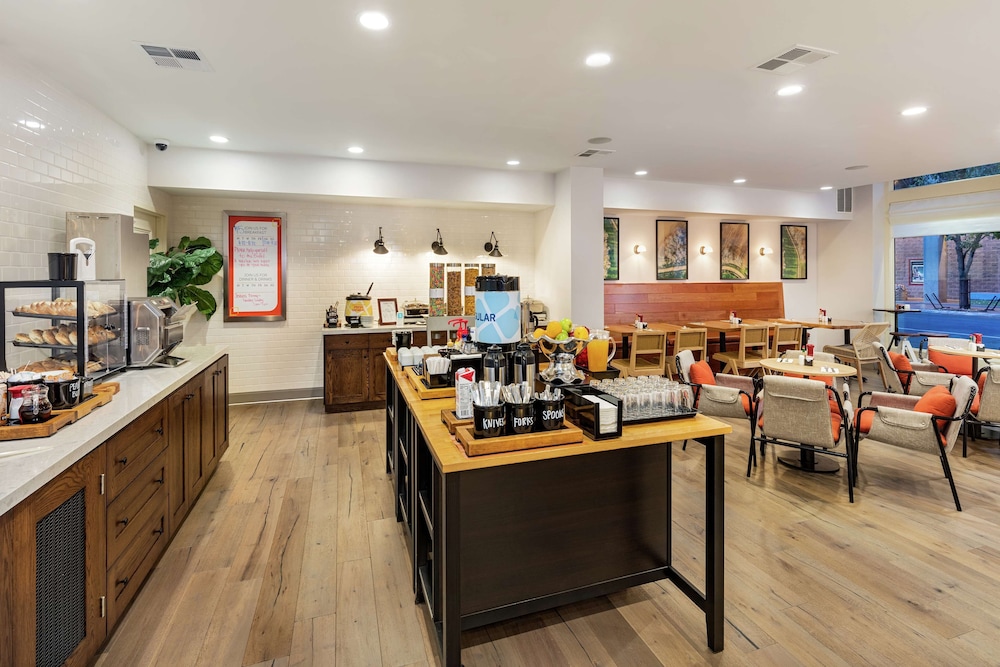 Hilton Garden Inn Davis Downtown 30/40