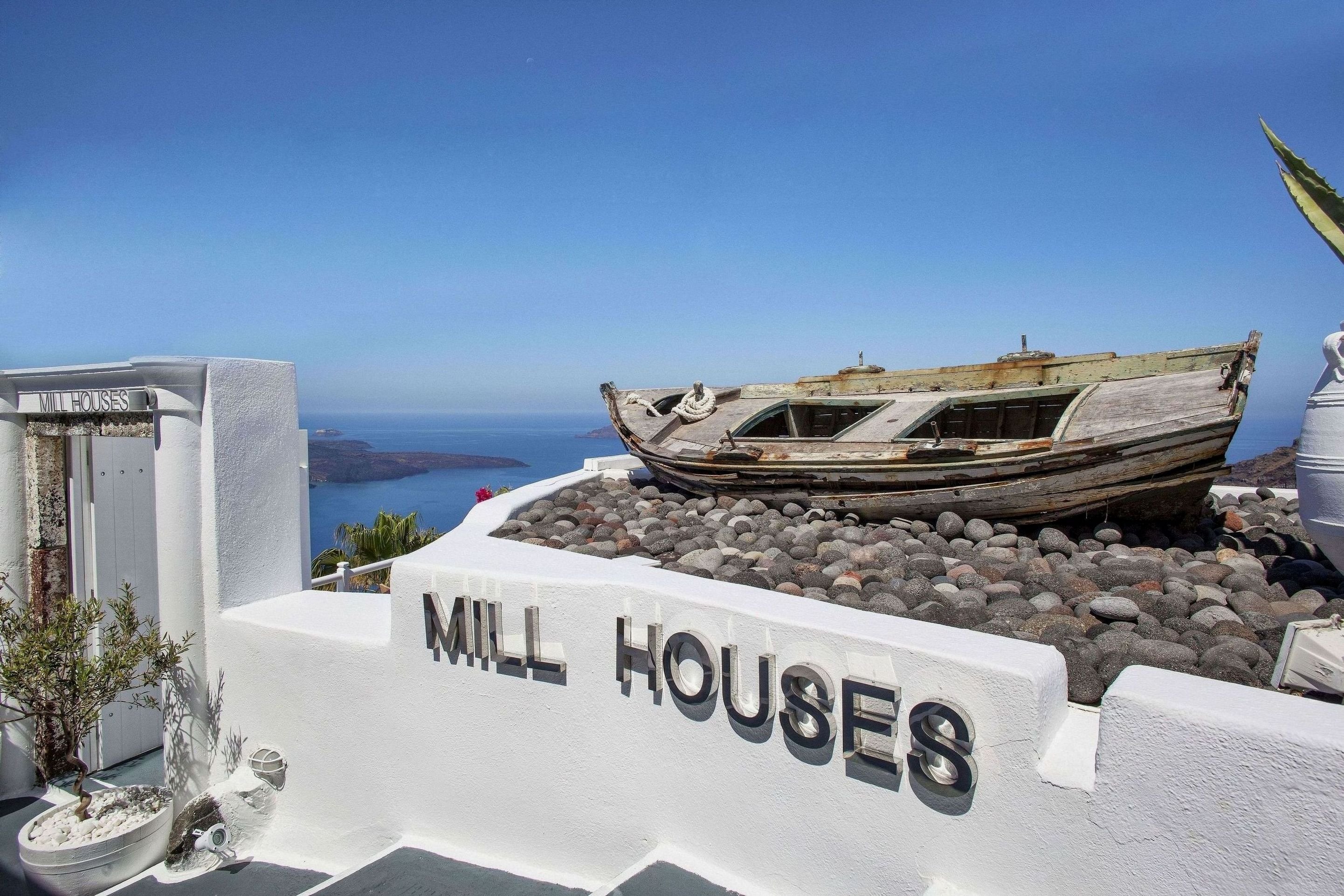 Mill Houses Elegant Suites by Mr and Mrs White 1/11