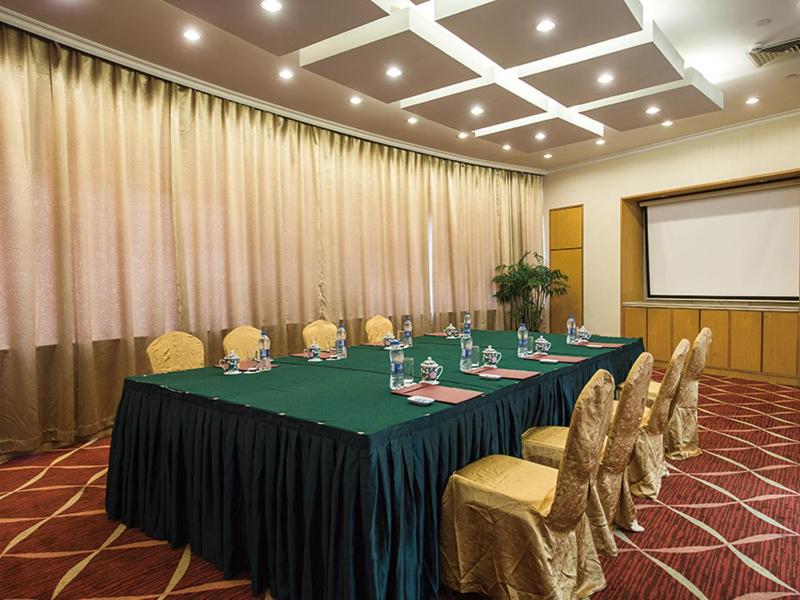 Park Inn by Radisson Shanghai Downtown 32/41
