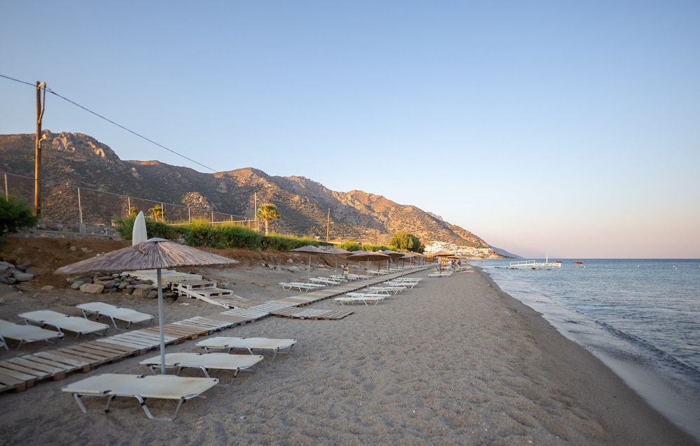 Akti Beach Club 27/50