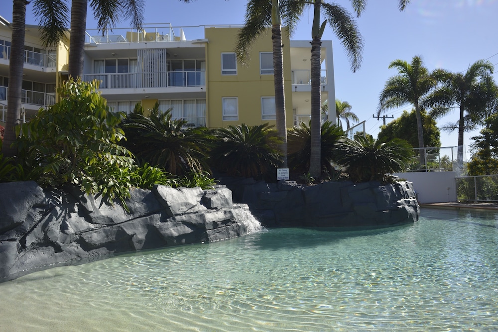 SEACHANGE COOLUM BEACH 70/76