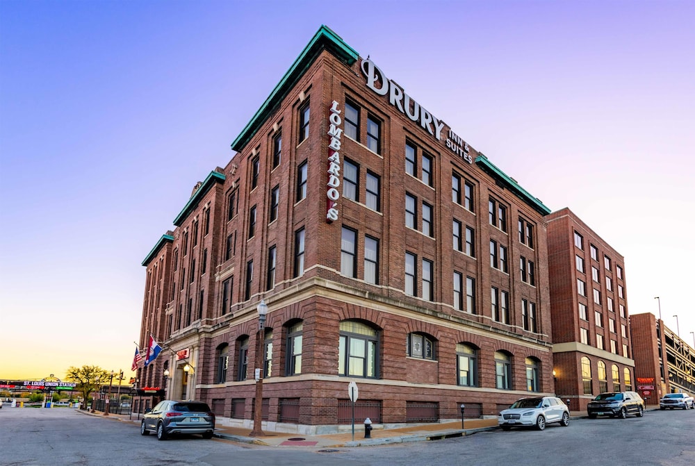 Drury Inn & Suites St. Louis Union Station 42/45