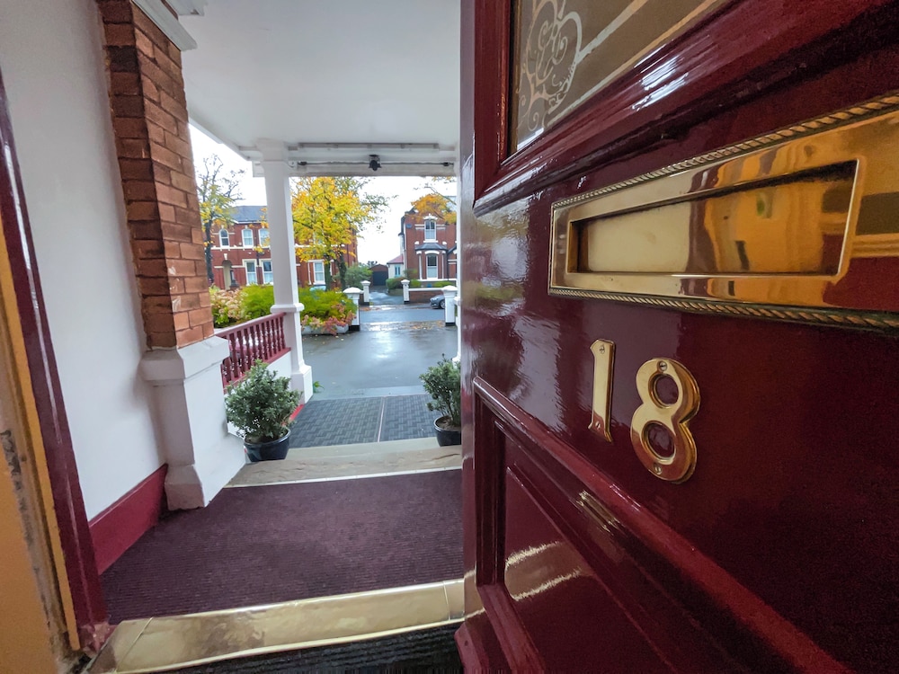 Bowden Lodge Hotel 5/50
