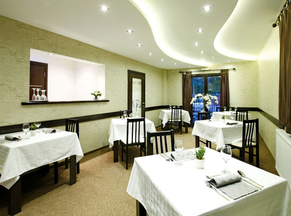 Garni Hotel Vozarev 51/67