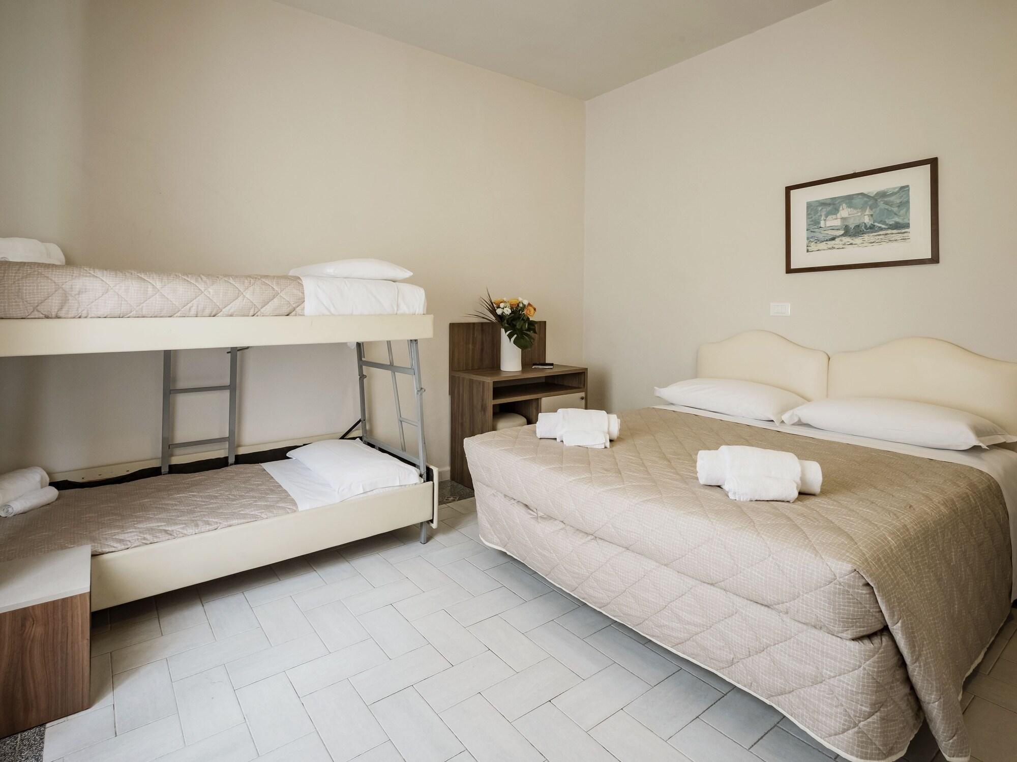 ROOM, TRIPLE