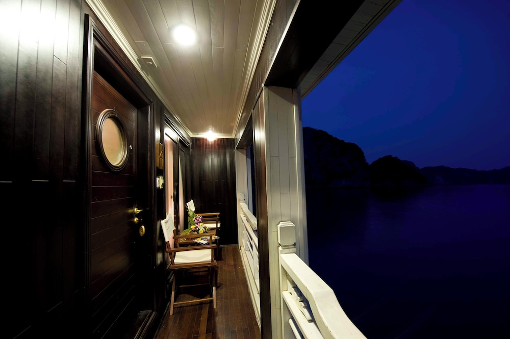 Bhaya Cruises 43/73