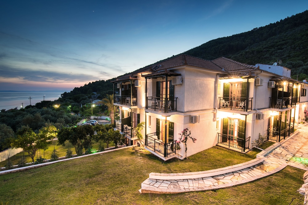 Panormos Beach 6/50