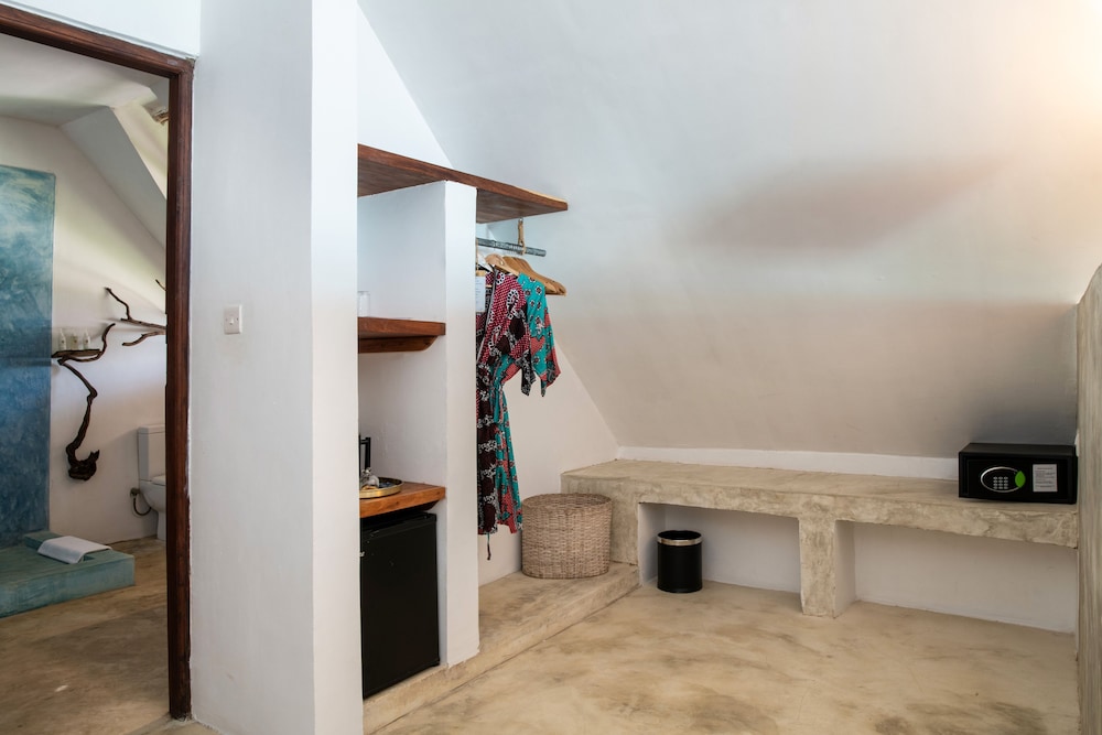 Upendo Beach Boutique Hotel 50/50