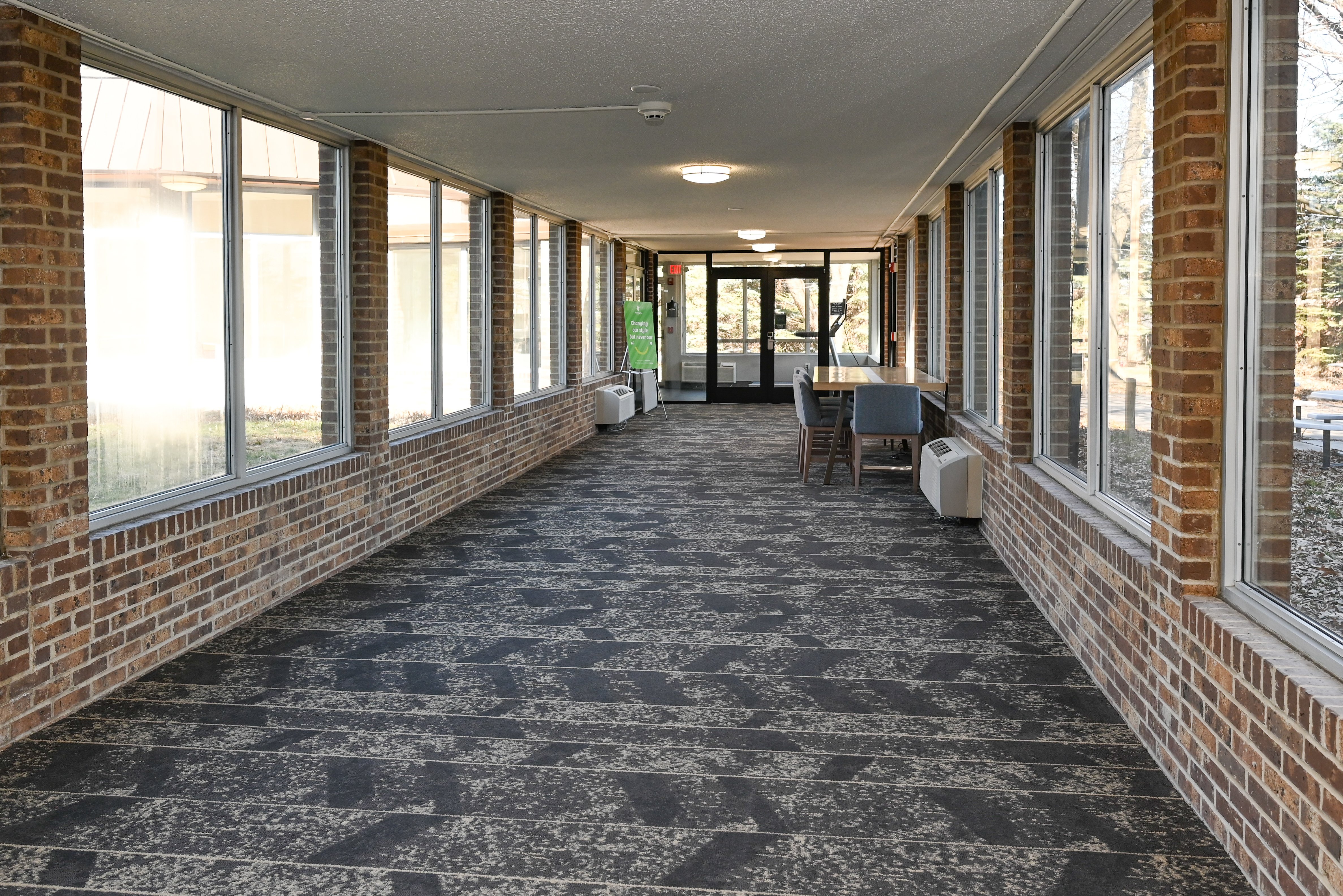 Holiday Inn Cleveland-Mayfield 76/76