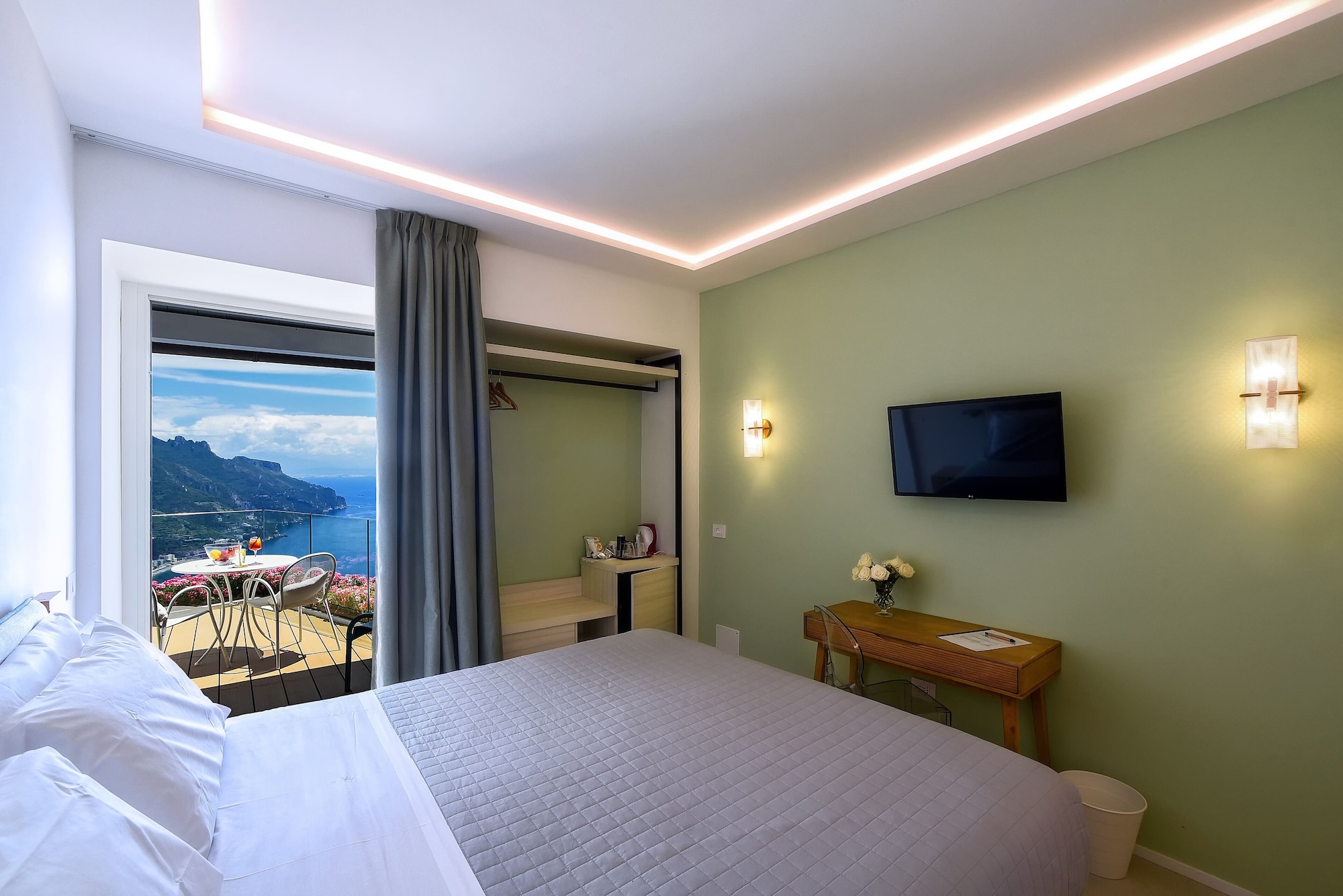 Design, Deluxe, Queen Bed, Sea View
