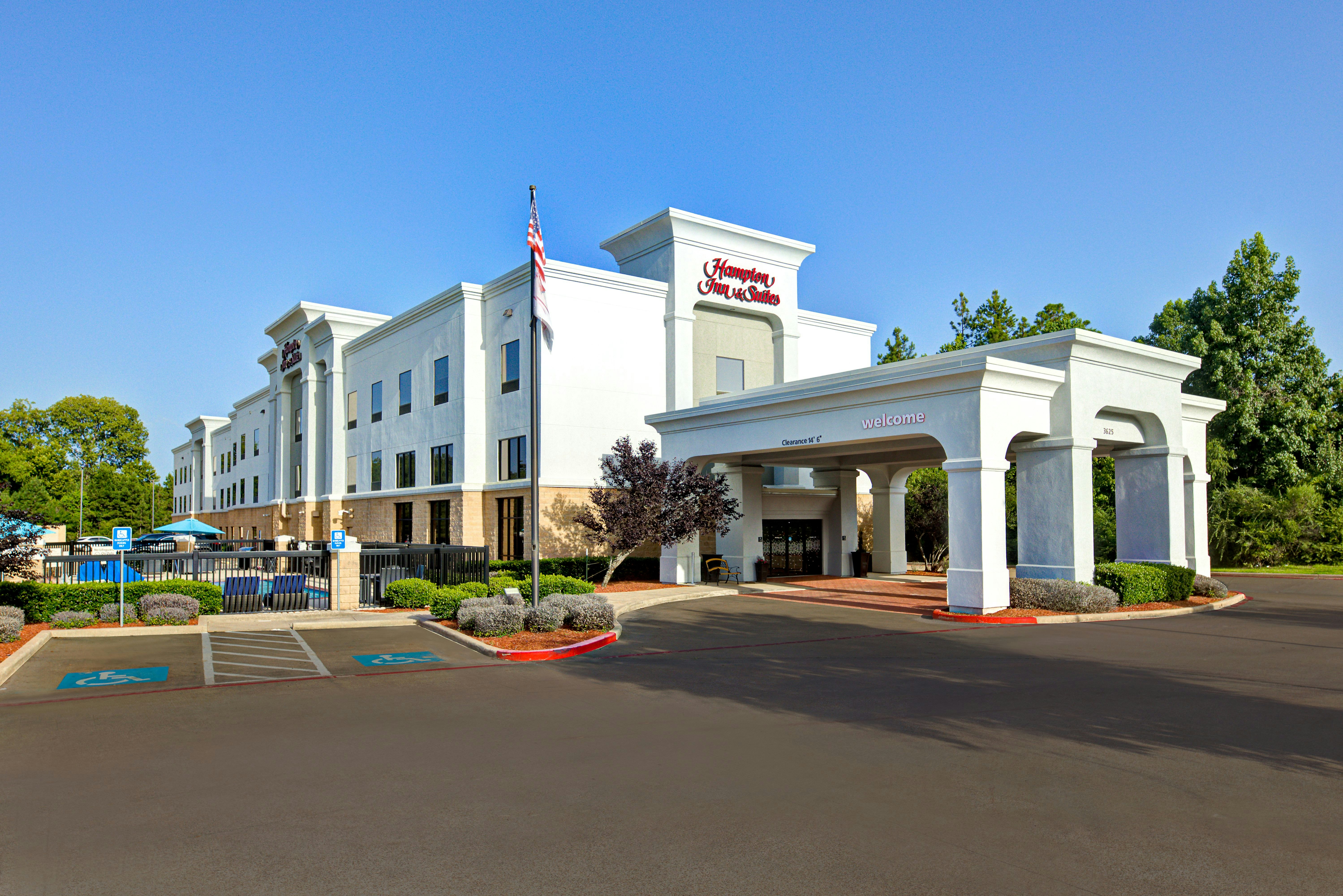 Hampton Inn Suites Nacogdoches 40/46
