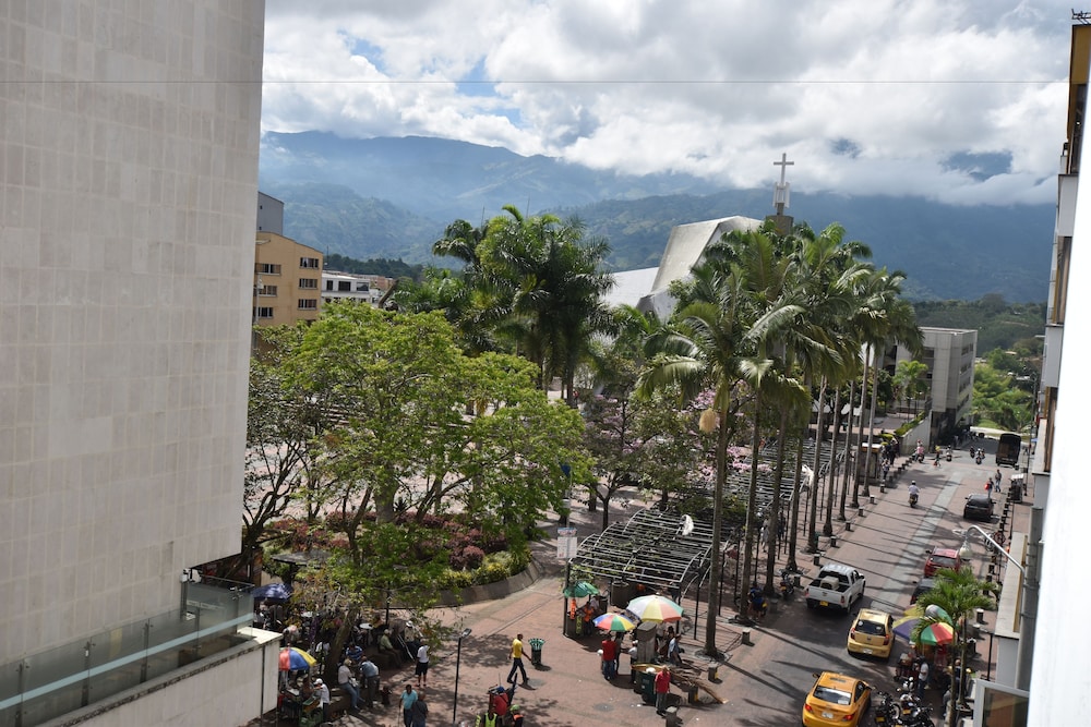 Hotel Bolivar Plaza 59/61