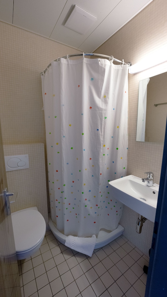 Youth Hostel Locarno 48/50