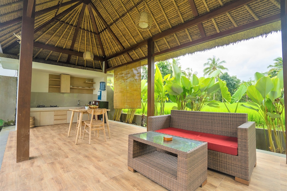 Three Gold Luxury Private Villas 22/50