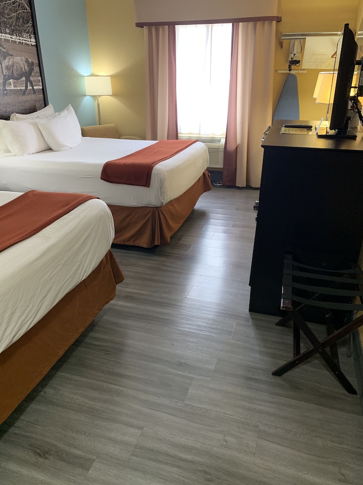 Super 8 By Wyndham Richmond KY 11/40