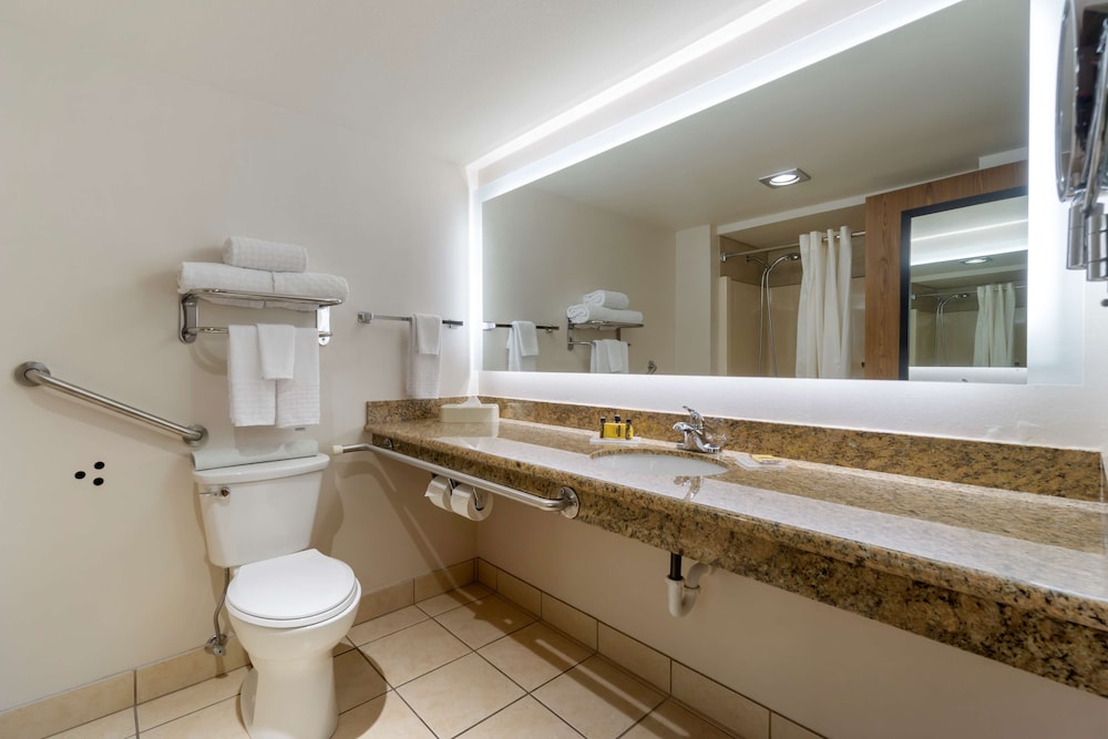 غرفة قياسية بسريرين كوين في الطابق الأرضي، Best Western Plus Oak Harbor Hotel & Conference Center 9/10