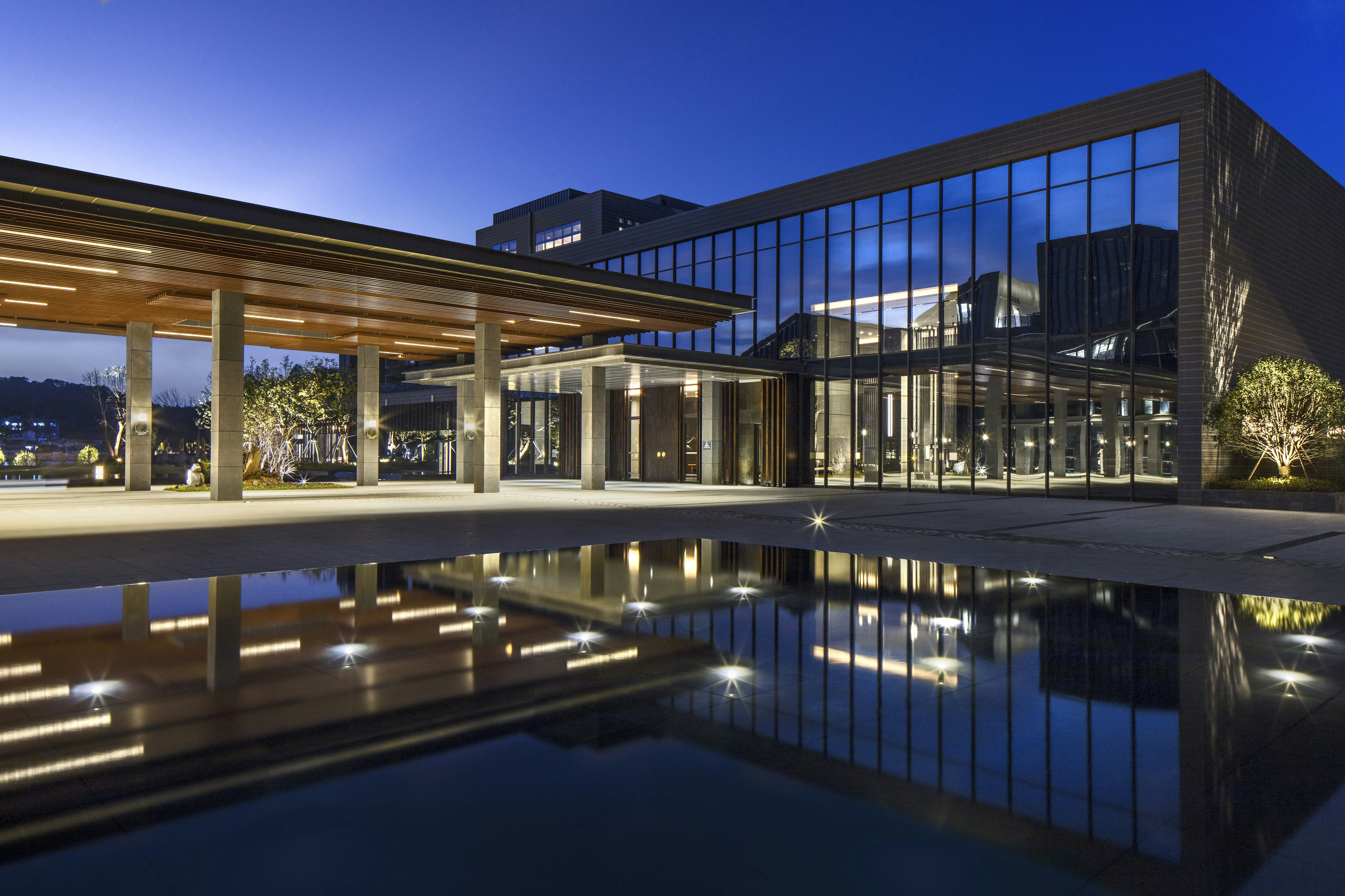 Hilton Ningbo Dongqian Lake Resort 3/41