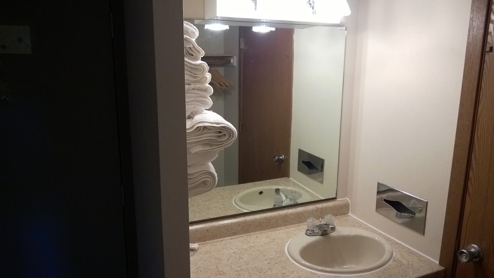 The Travelers Inn 10/21