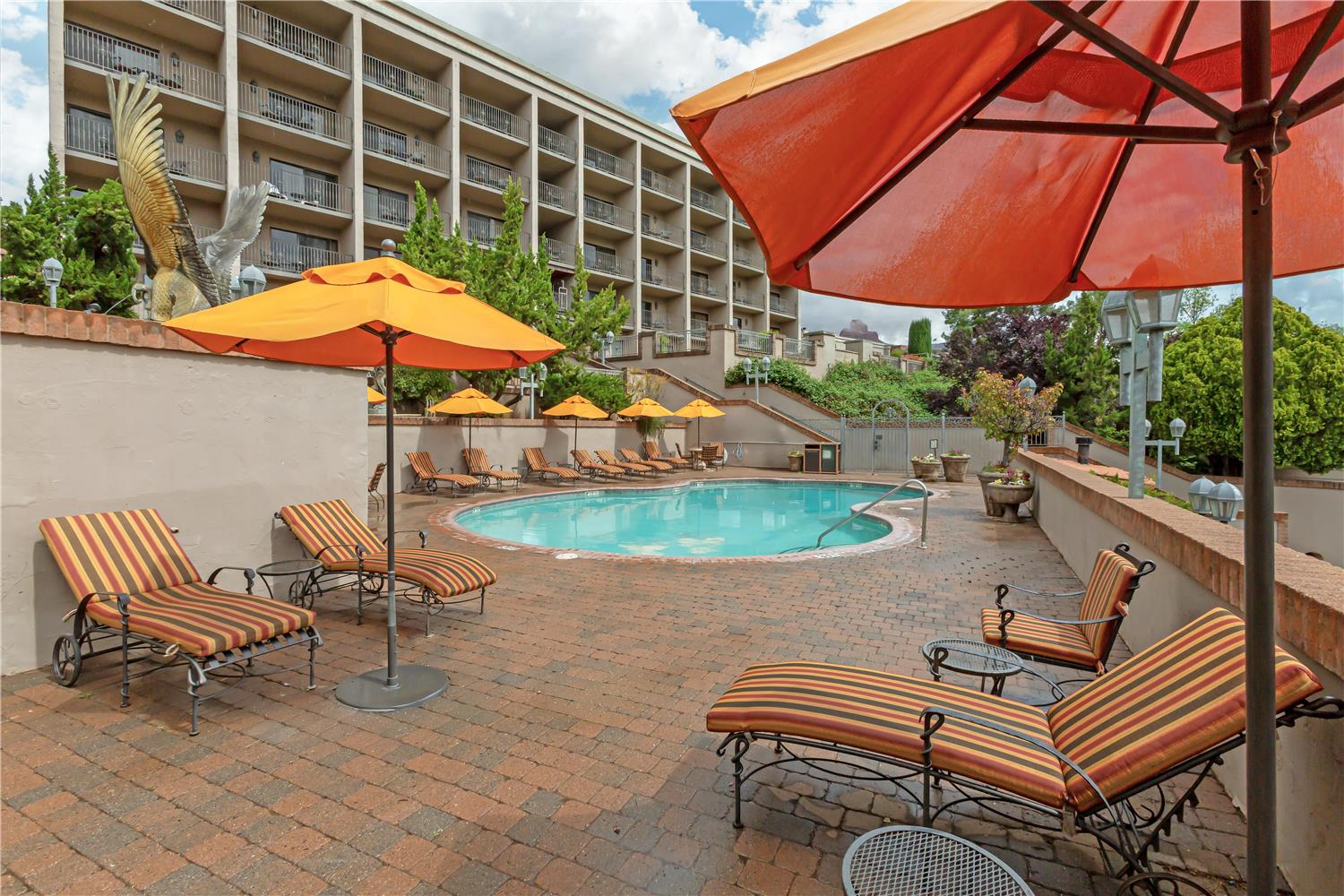 Best Western Plus Arroyo Roble Hotel & Creekside Villas 45/47