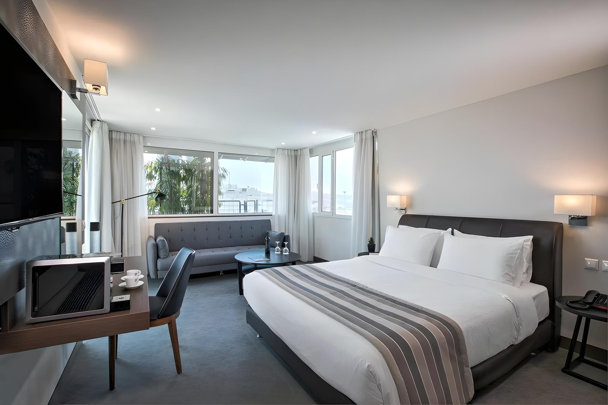 Junior Suite, Lounge Access