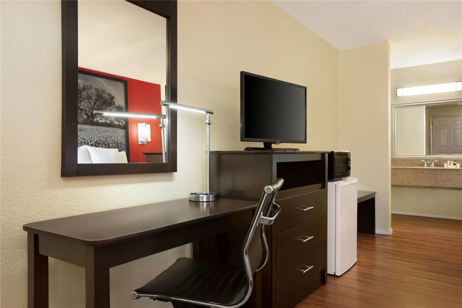 Super 8 by Wyndham Corsicana 4/9