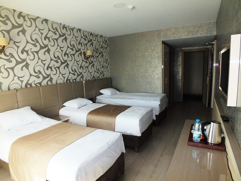 Colonia Park Otel 7/15