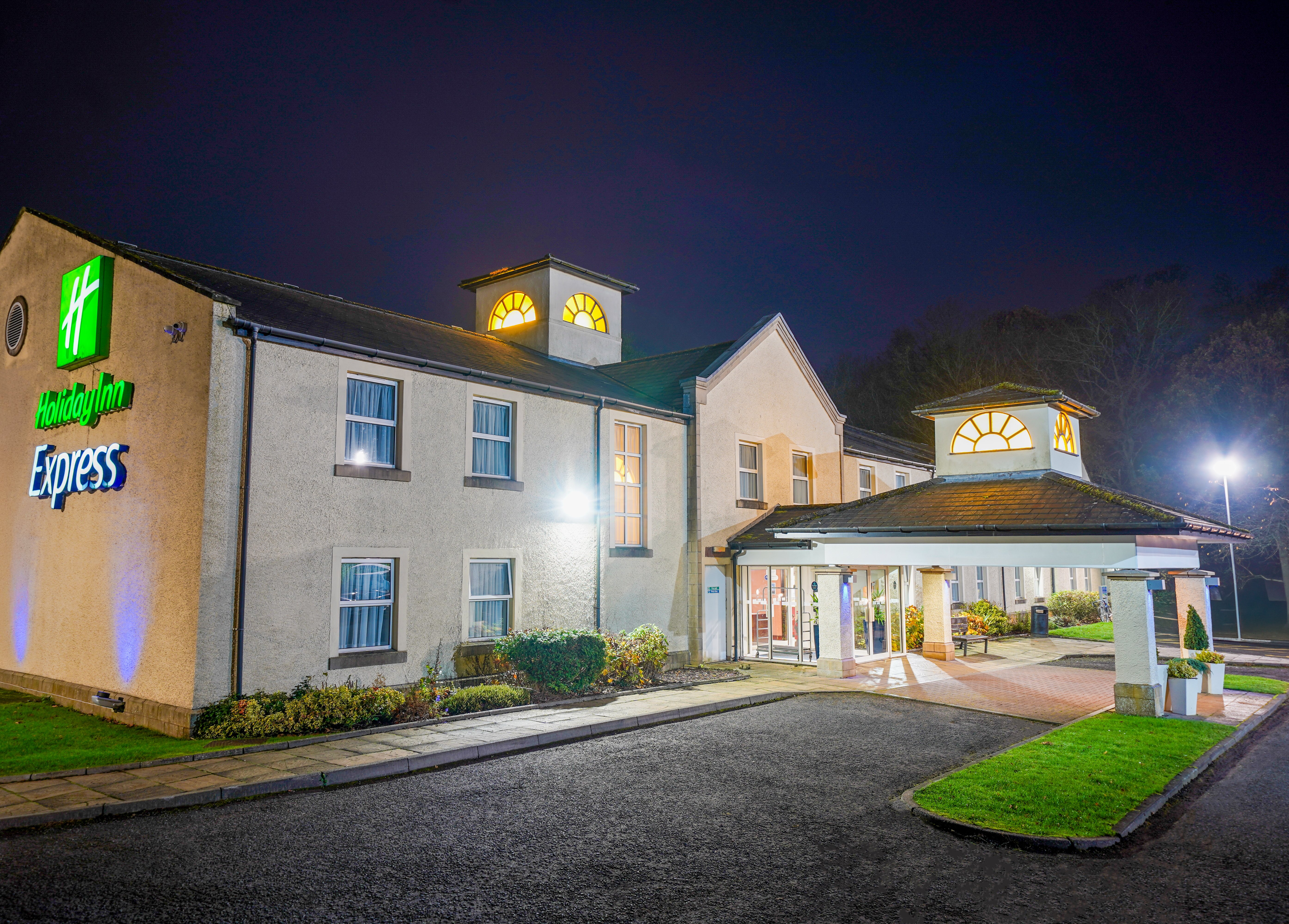 Holiday Inn Express Glenrothes 3/70