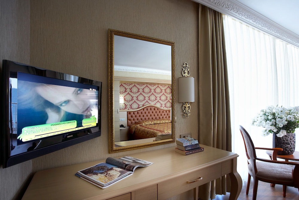 Emre and Emre Beach Hotel 40/50