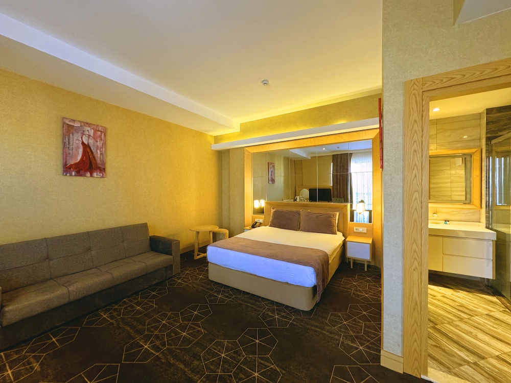 Regal Inn Hotel 16/50