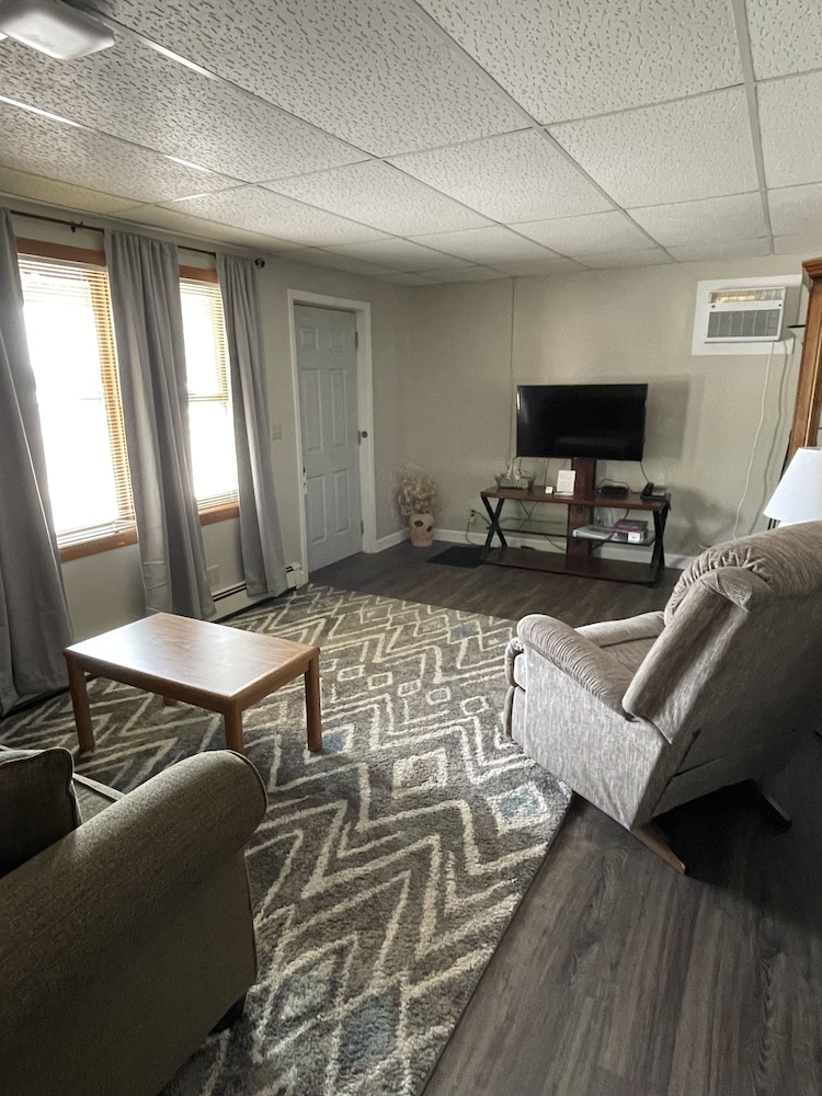 Lakeshor Motor Inn 27/42