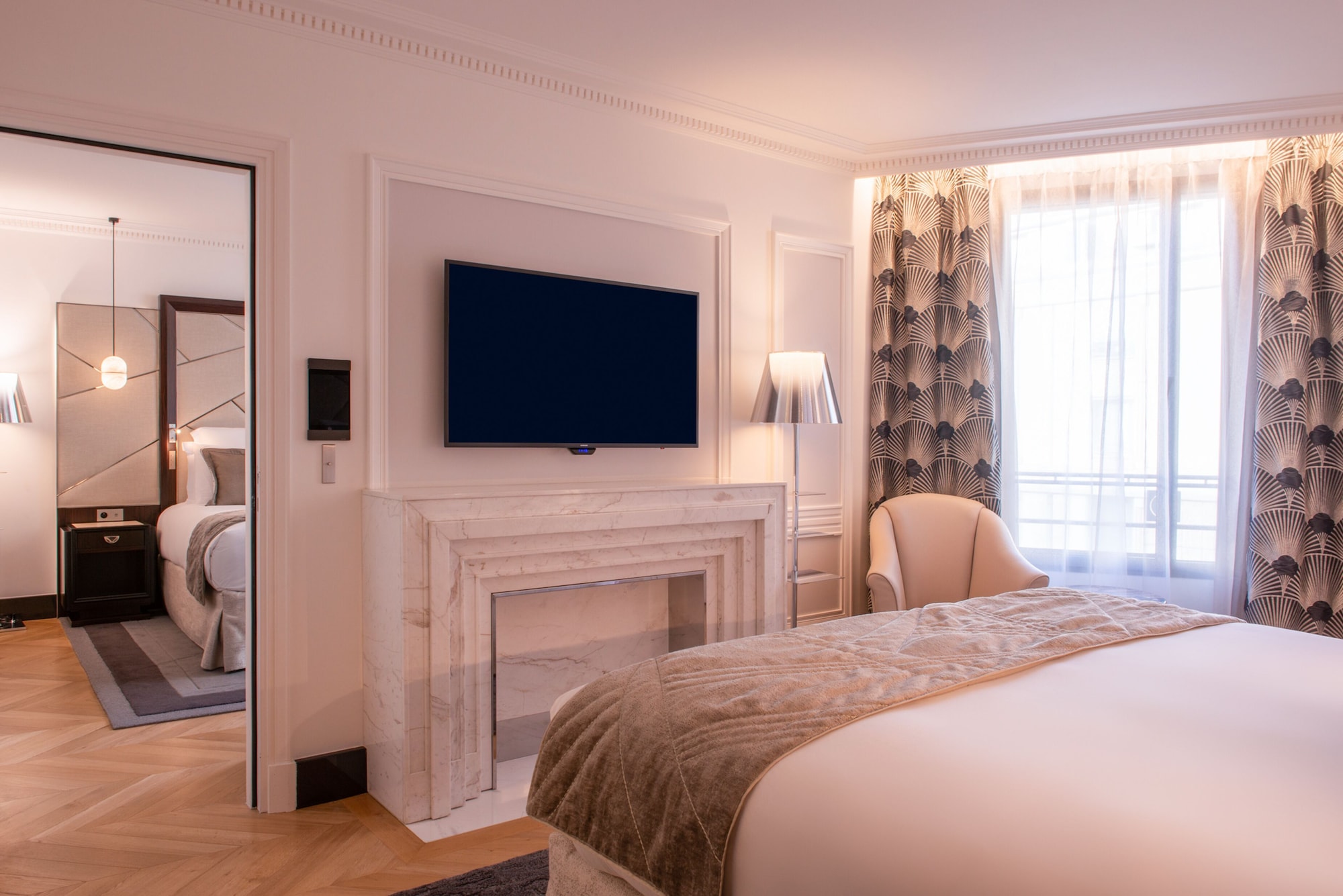 غرفة تنفيذية بسرير كينج، L Hotel du Collectionneur Paris 2/4
