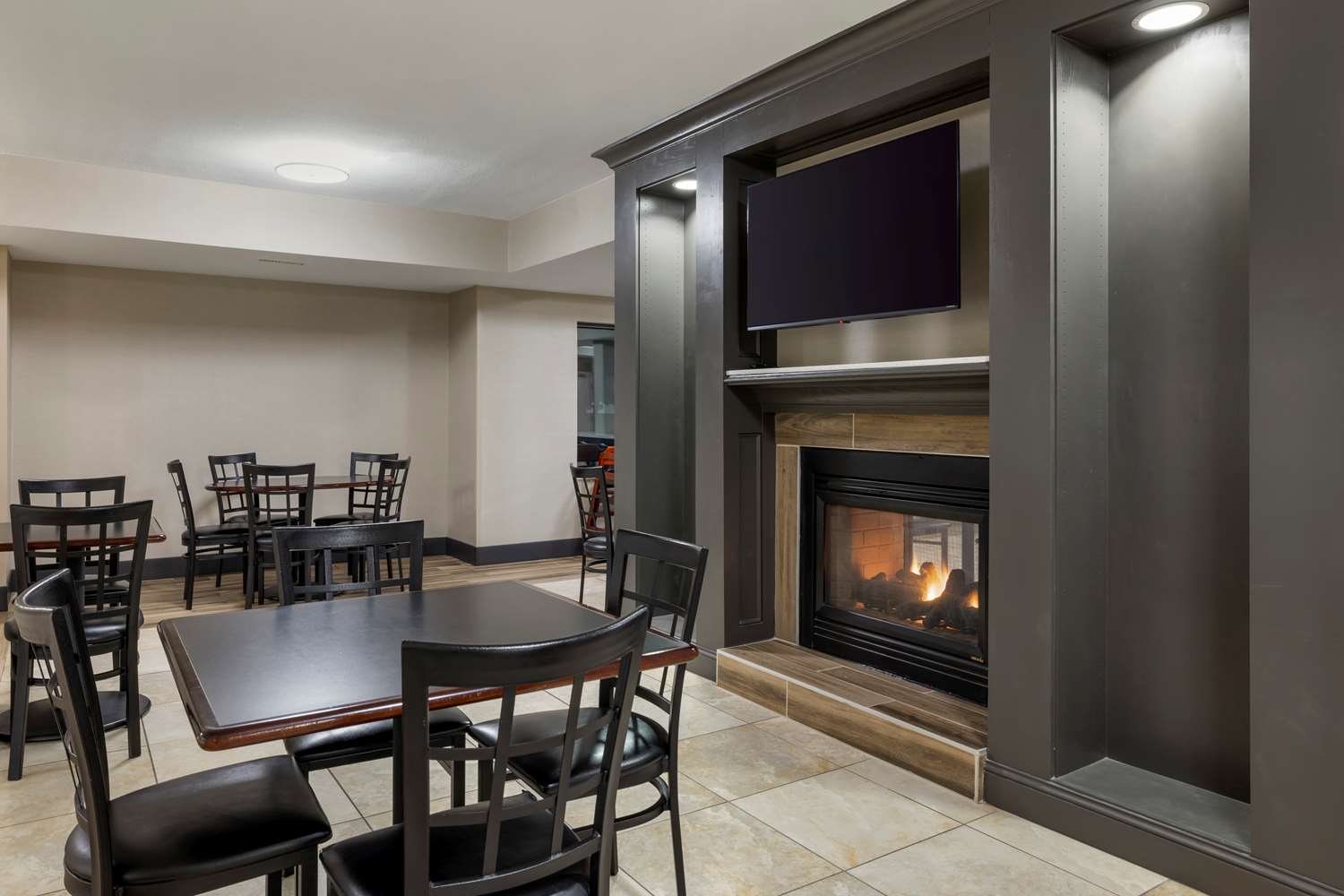 Best Western Watertown Inn Suites 28/42