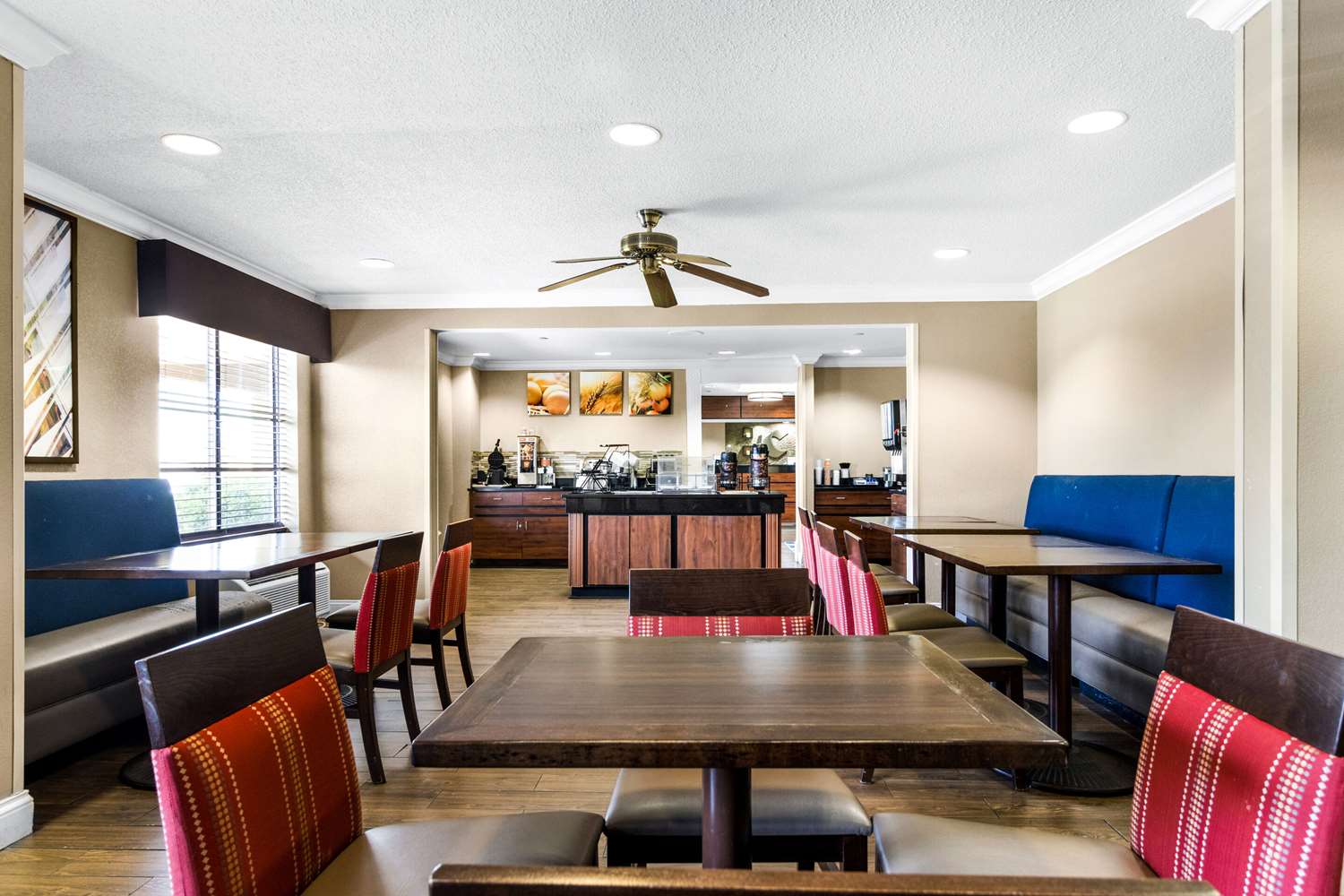 Comfort Inn Evansville East 26/41