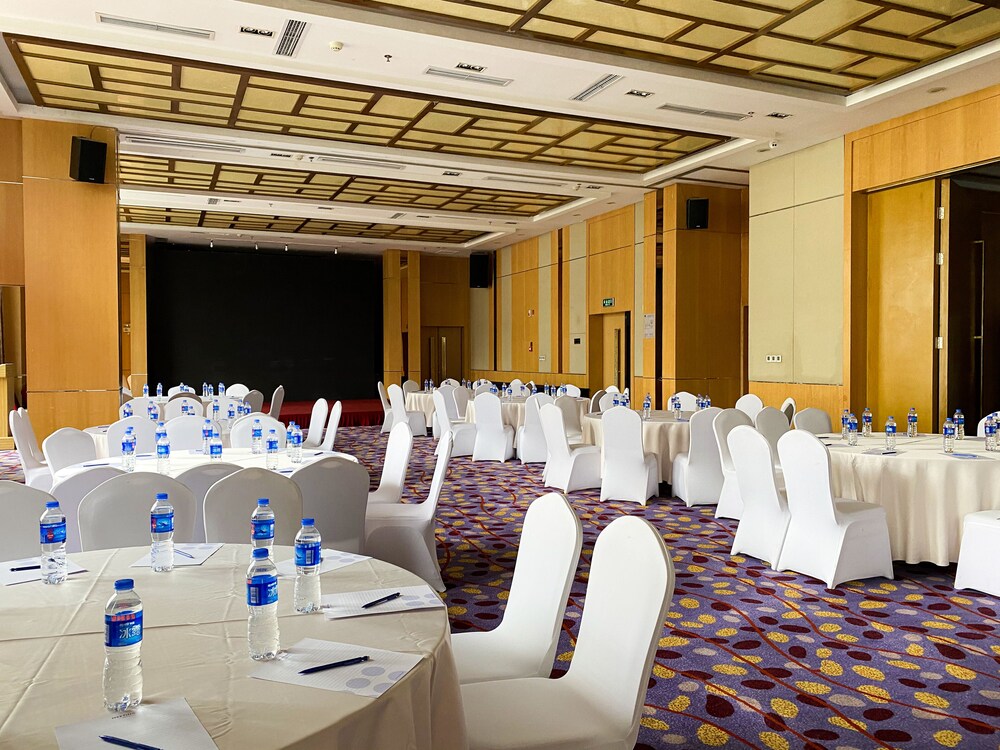 NOVOTEL GUIYANG DOWNTOWN 33/44