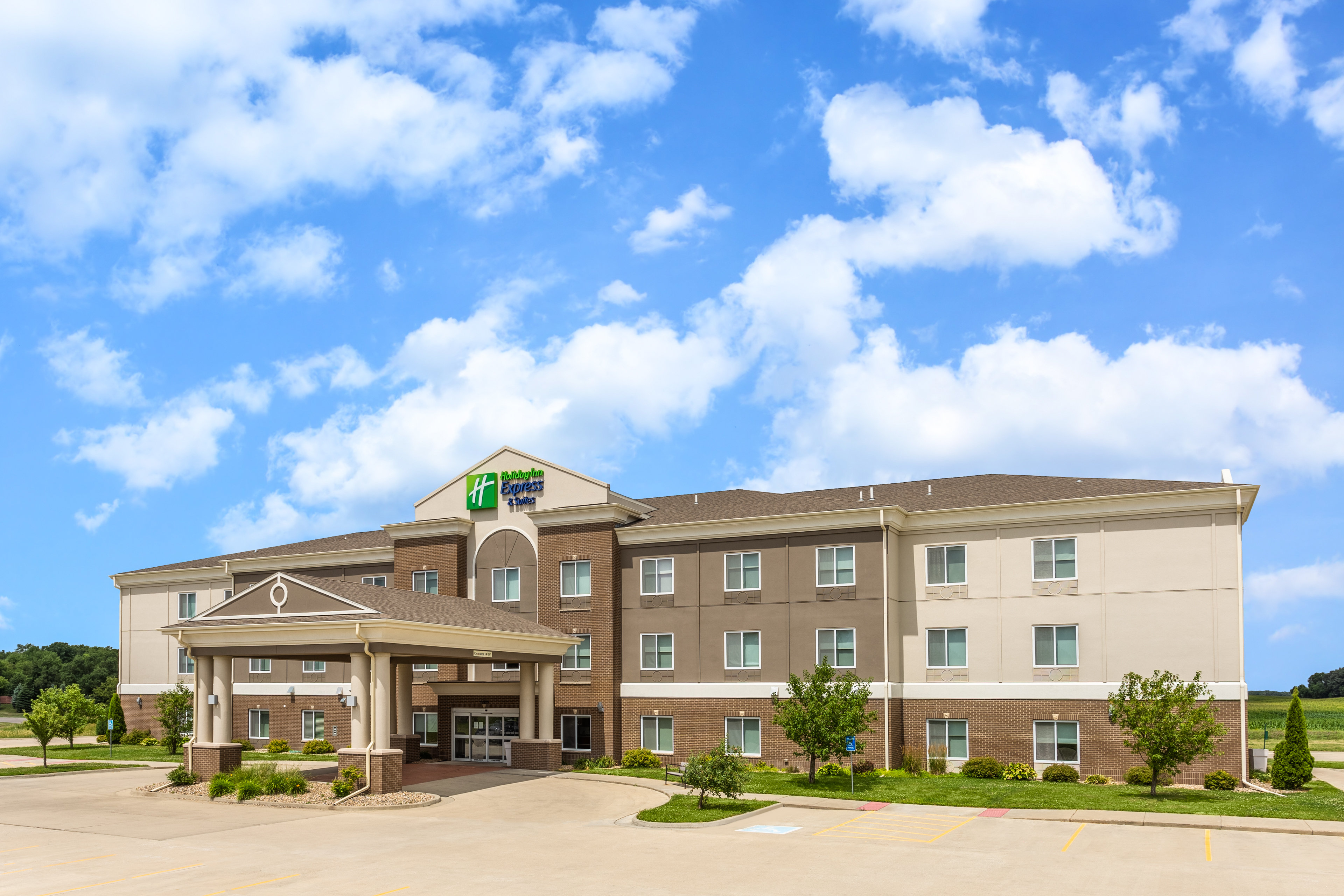 HOLIDAY INN EXPRESS HOTEL & SUITES ALBERT LEA - I-35 2/59