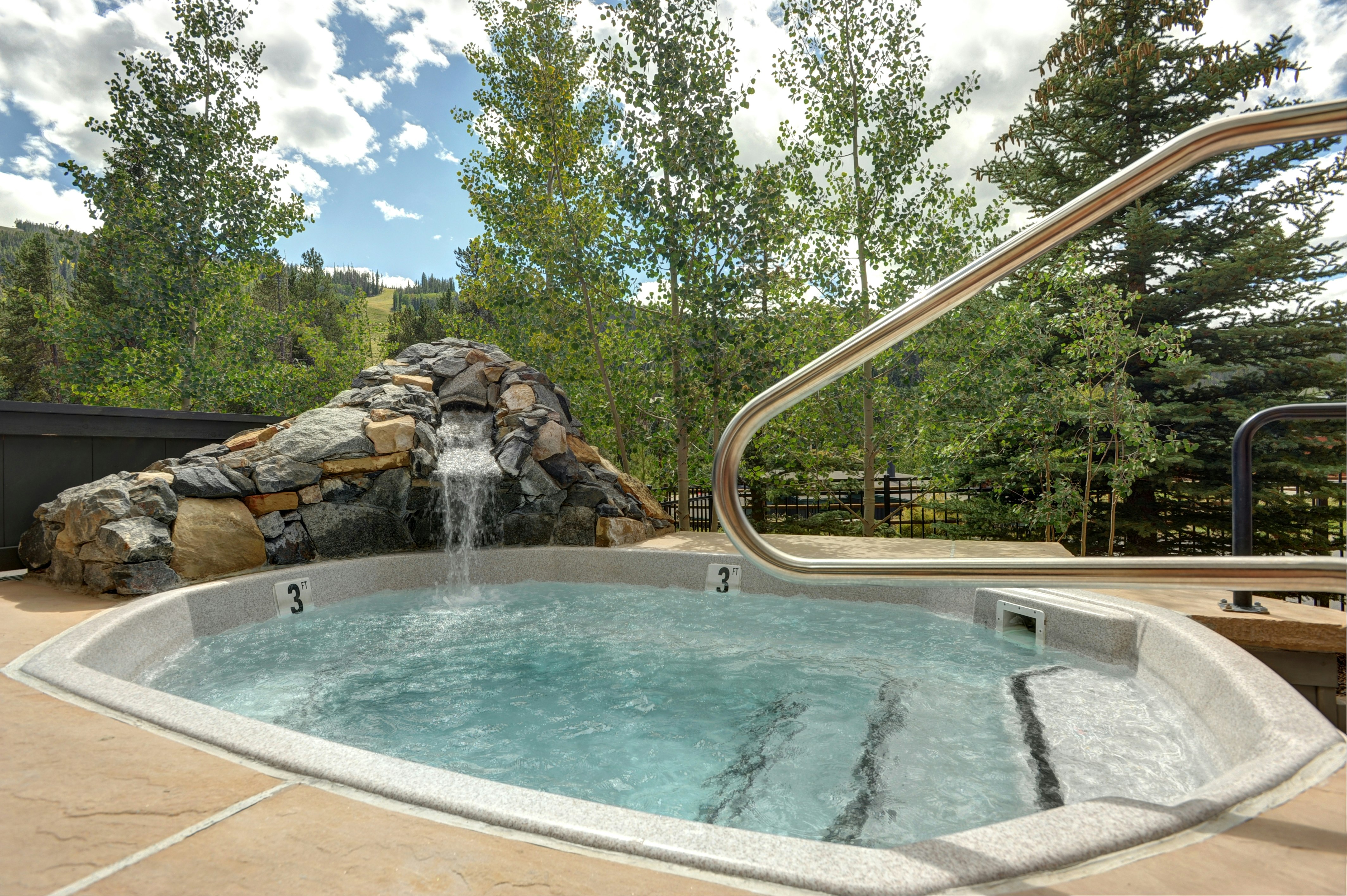 Jackpine & Black Bear Condos 17/32