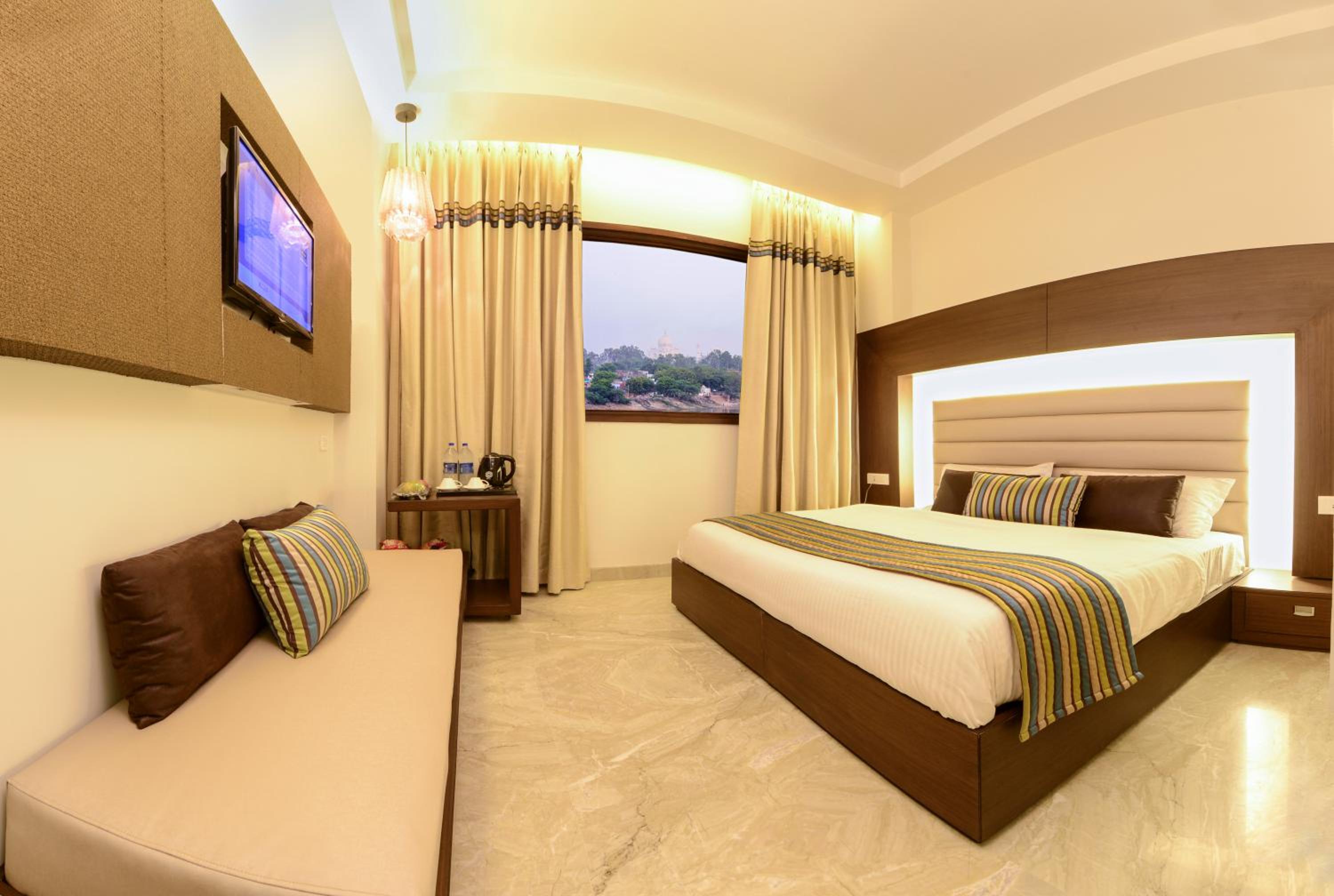 Room, Taj View