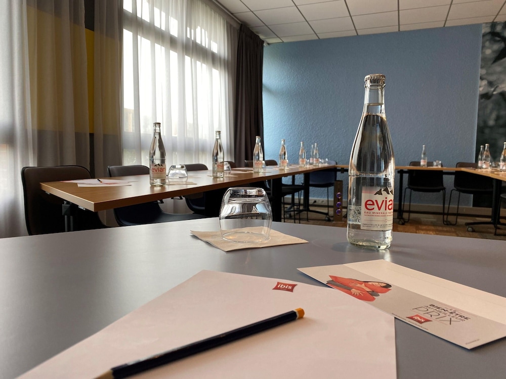 HOTEL IBIS Evry Courcouronnes 47/48